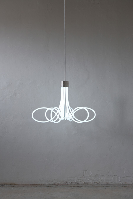 http://www.homedosh.com/wp-content/uploads/neolione-chandelier-collection4.jpg